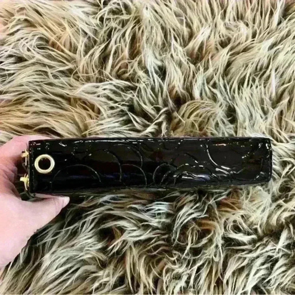 Textured Floral Back Wallet - Picture 3 of 6